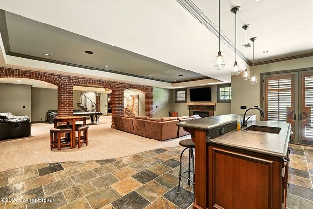 5402 Farm Ridge Ln, Prospect, KY 40059
