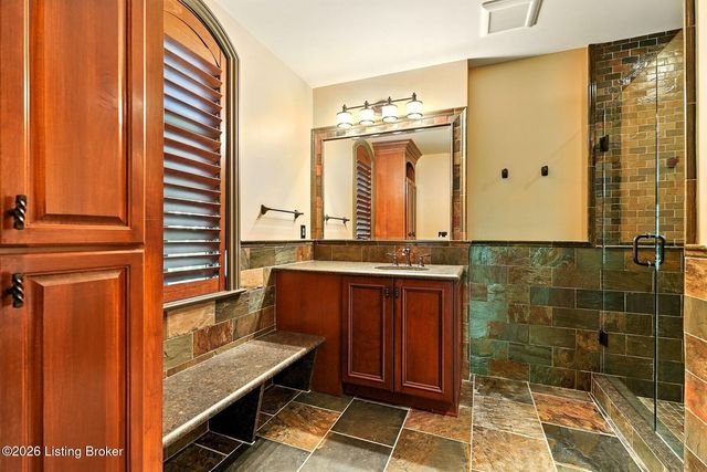 5402 Farm Ridge Ln, Prospect, KY 40059