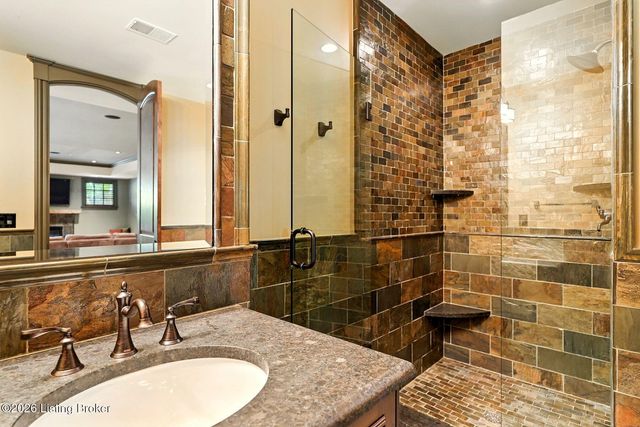 5402 Farm Ridge Ln, Prospect, KY 40059