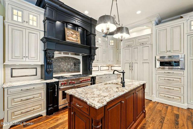 5402 Farm Ridge Ln, Prospect, KY 40059