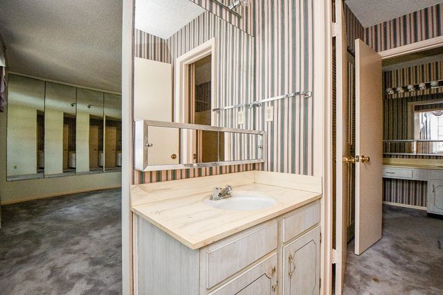 2336 Shadowdale Drive, Houston, TX 77043