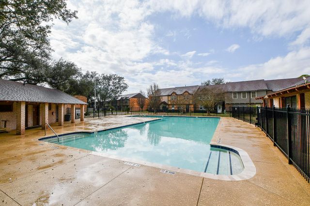 2336 Shadowdale Drive, Houston, TX 77043