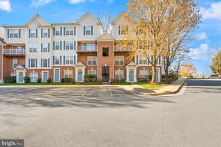 12739 FAIR CREST CT #301, Fairfax, VA 22033