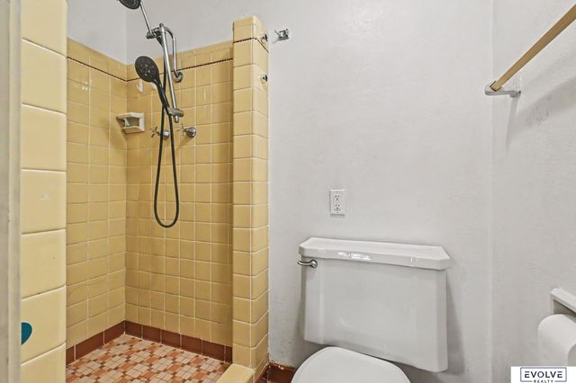 1801 N 59th Street, Omaha, NE 68104