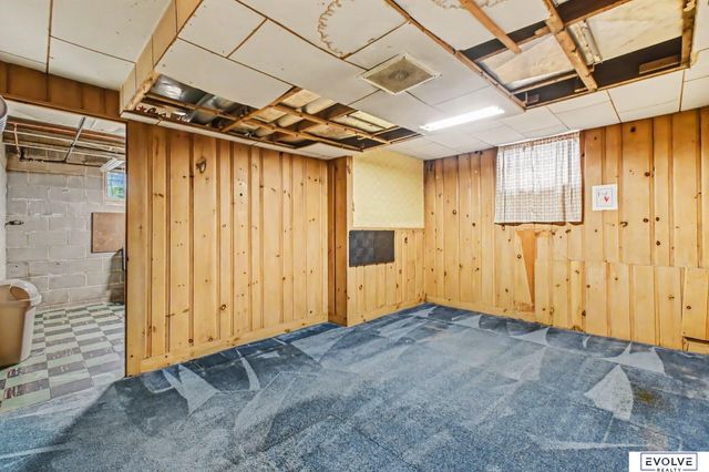 1801 N 59th Street, Omaha, NE 68104