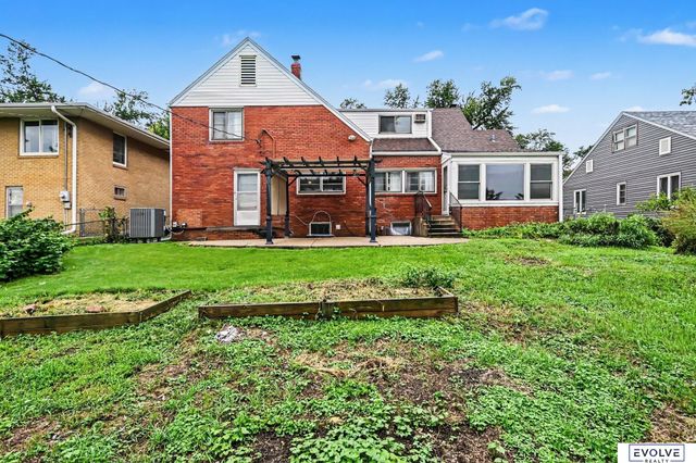 1801 N 59th Street, Omaha, NE 68104