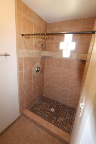 7721 White Street NE, Albuquerque, NM 87109