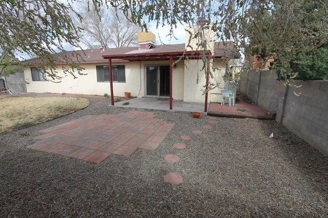 7721 White Street NE, Albuquerque, NM 87109