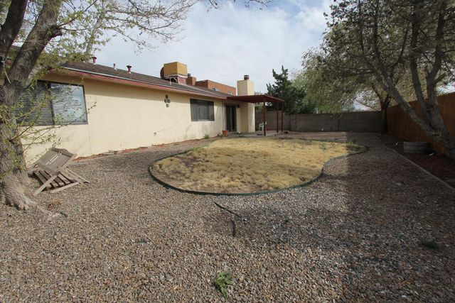 7721 White Street NE, Albuquerque, NM 87109