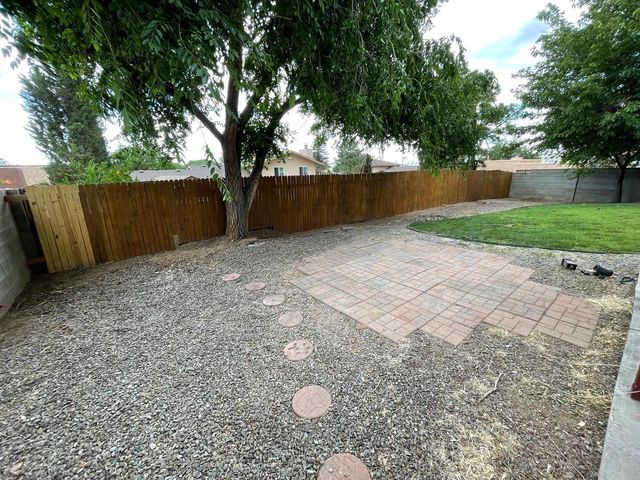 7721 White Street NE, Albuquerque, NM 87109