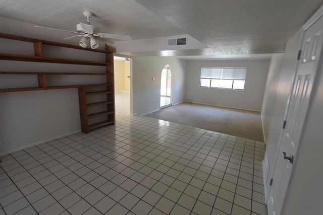 7721 White Street NE, Albuquerque, NM 87109