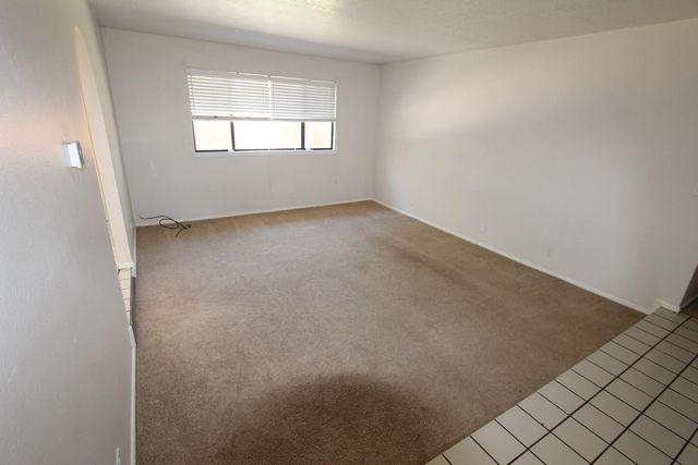 7721 White Street NE, Albuquerque, NM 87109