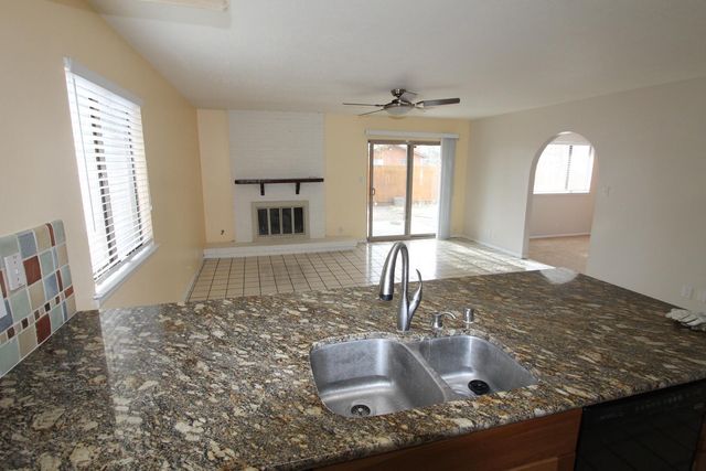 7721 White Street NE, Albuquerque, NM 87109