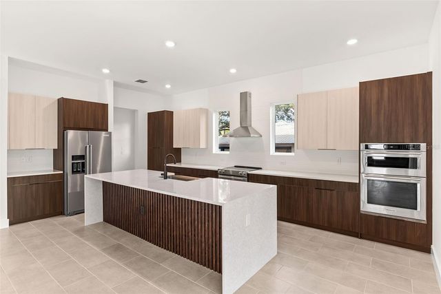 4604 W EUCLID AVENUE, Tampa, FL 33629