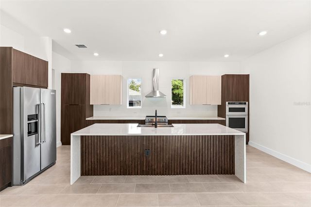 4604 W EUCLID AVENUE, Tampa, FL 33629