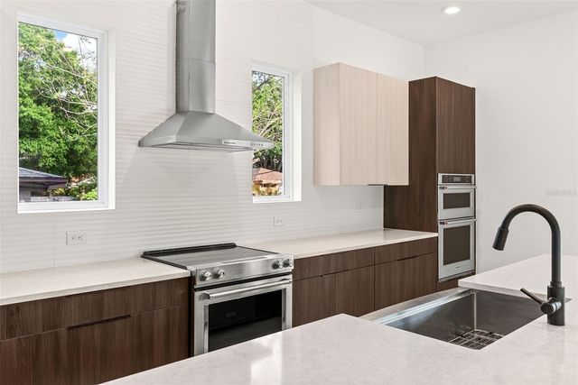 4604 W EUCLID AVENUE, Tampa, FL 33629