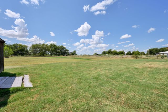 3213 Falcon Drive, Joshua, TX 76058