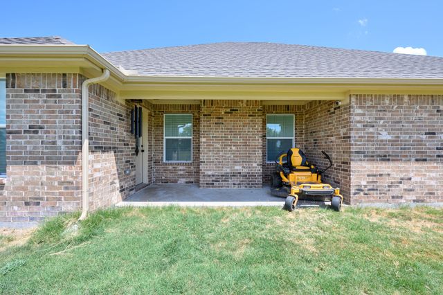 3213 Falcon Drive, Joshua, TX 76058