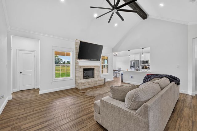 3213 Falcon Drive, Joshua, TX 76058