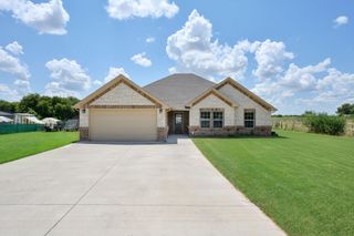 3213 Falcon Drive, Joshua, TX 76058