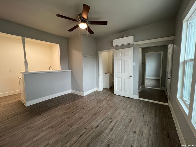 101 Stanley Ct, San Antonio, TX 78214
