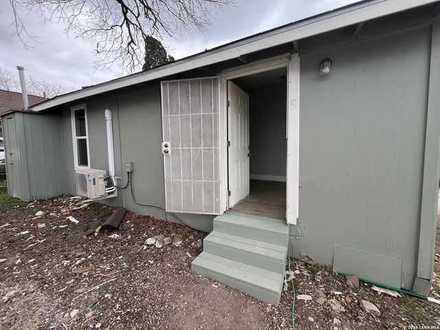 101 Stanley Ct, San Antonio, TX 78214