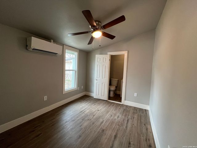 101 Stanley Ct, San Antonio, TX 78214