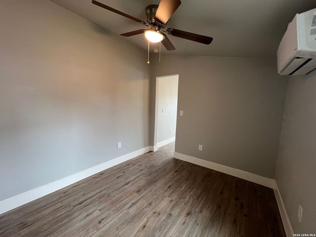101 Stanley Ct, San Antonio, TX 78214