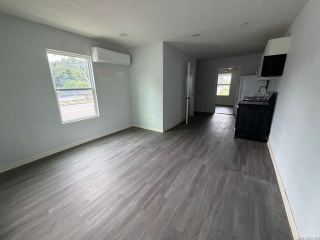 101 Stanley Ct, San Antonio, TX 78214