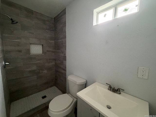 101 Stanley Ct, San Antonio, TX 78214