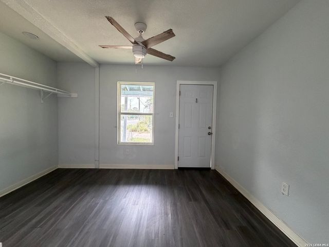 101 Stanley Ct, San Antonio, TX 78214