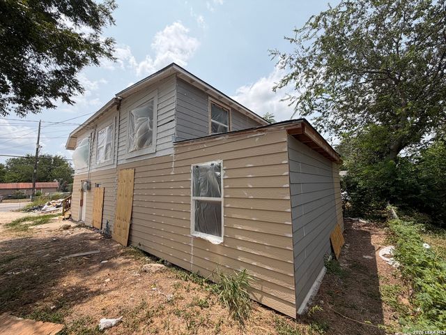 101 Stanley Ct, San Antonio, TX 78214