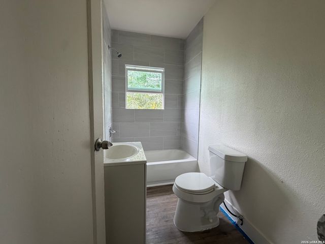 101 Stanley Ct, San Antonio, TX 78214