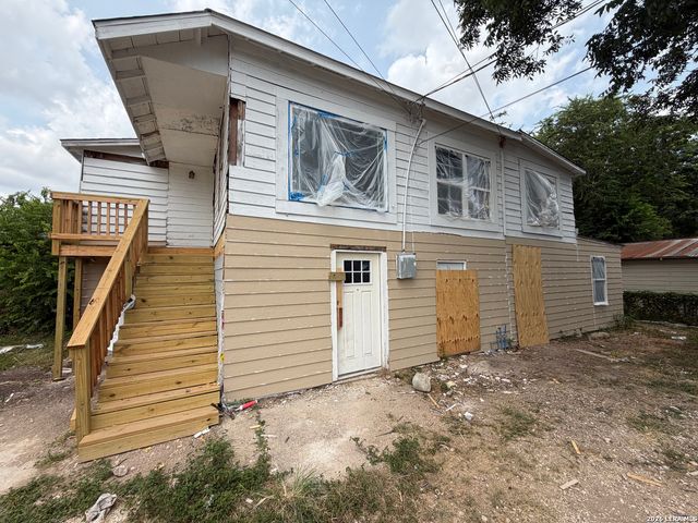 101 Stanley Ct, San Antonio, TX 78214
