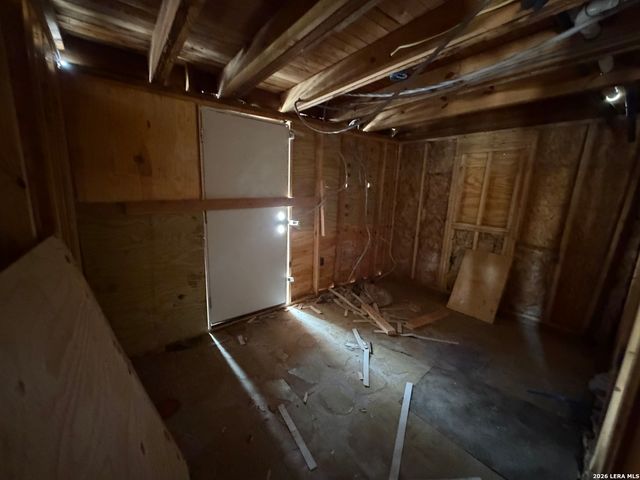 101 Stanley Ct, San Antonio, TX 78214