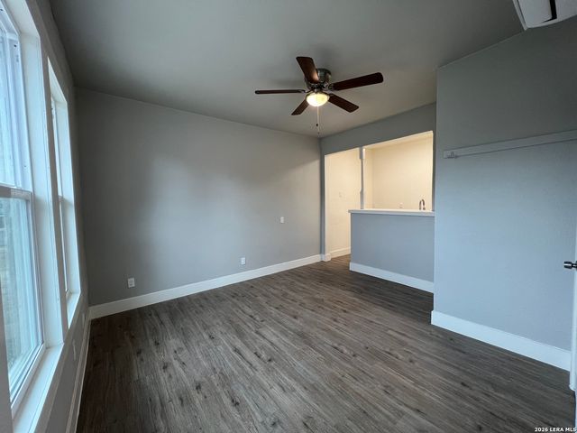 101 Stanley Ct, San Antonio, TX 78214
