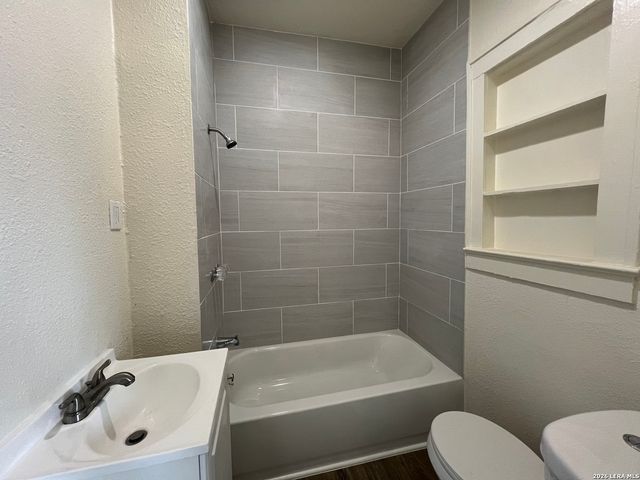 101 Stanley Ct, San Antonio, TX 78214