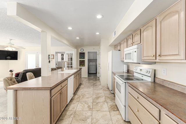 11801 N COGGINS Drive, Sun City, AZ 85351