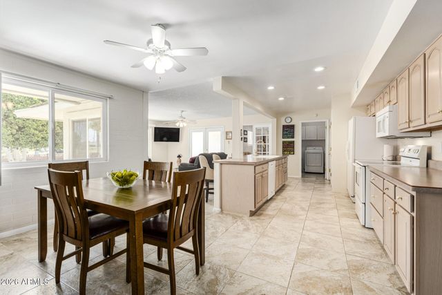 11801 N COGGINS Drive, Sun City, AZ 85351