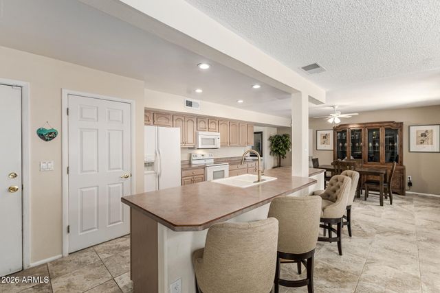 11801 N COGGINS Drive, Sun City, AZ 85351