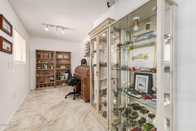 11801 N COGGINS Drive, Sun City, AZ 85351