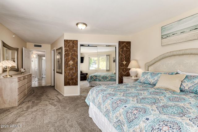 11801 N COGGINS Drive, Sun City, AZ 85351