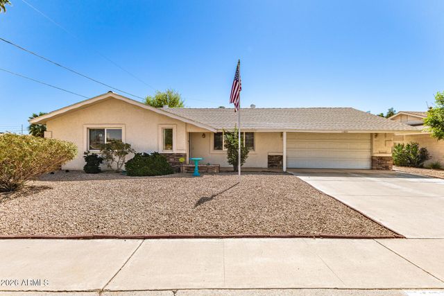 11801 N COGGINS Drive, Sun City, AZ 85351