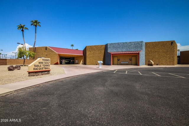 11801 N COGGINS Drive, Sun City, AZ 85351