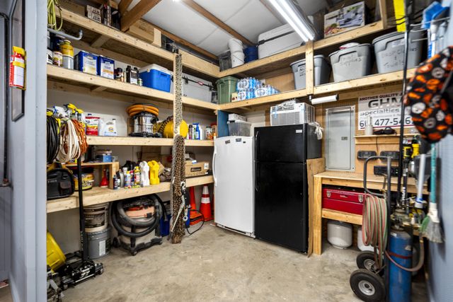 1101 CCC Rd, Dickson, TN 37055