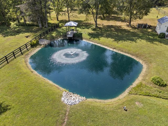 1101 CCC Rd, Dickson, TN 37055