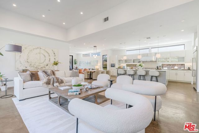 1724 Pine Street, Santa Monica, CA 90405