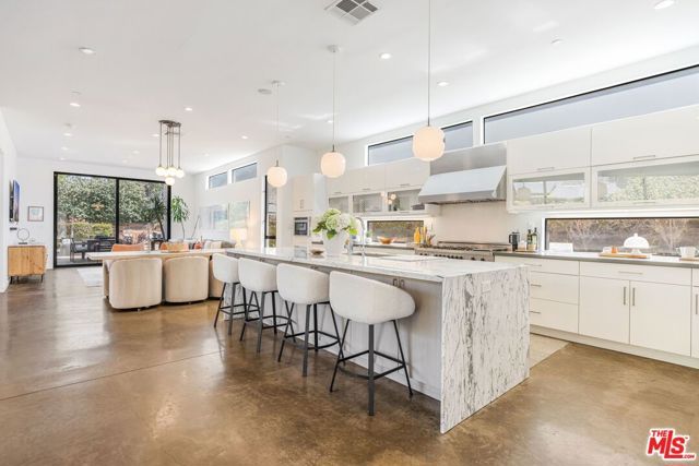 1724 Pine Street, Santa Monica, CA 90405
