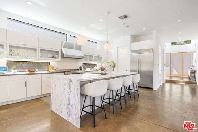 1724 Pine Street, Santa Monica, CA 90405