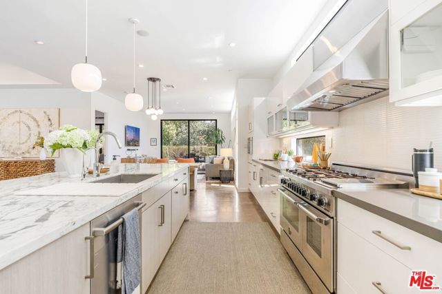 1724 Pine Street, Santa Monica, CA 90405